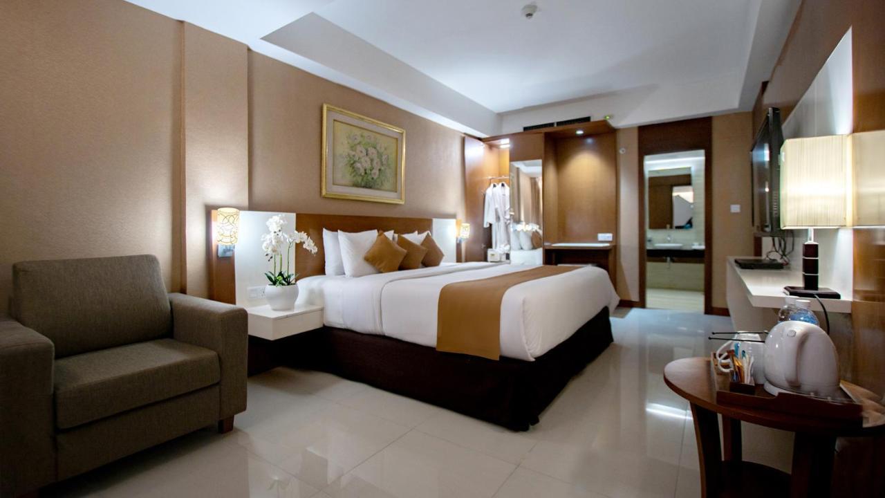 Aston Tanjung Pinang Hotel & Conference Center Buitenkant foto