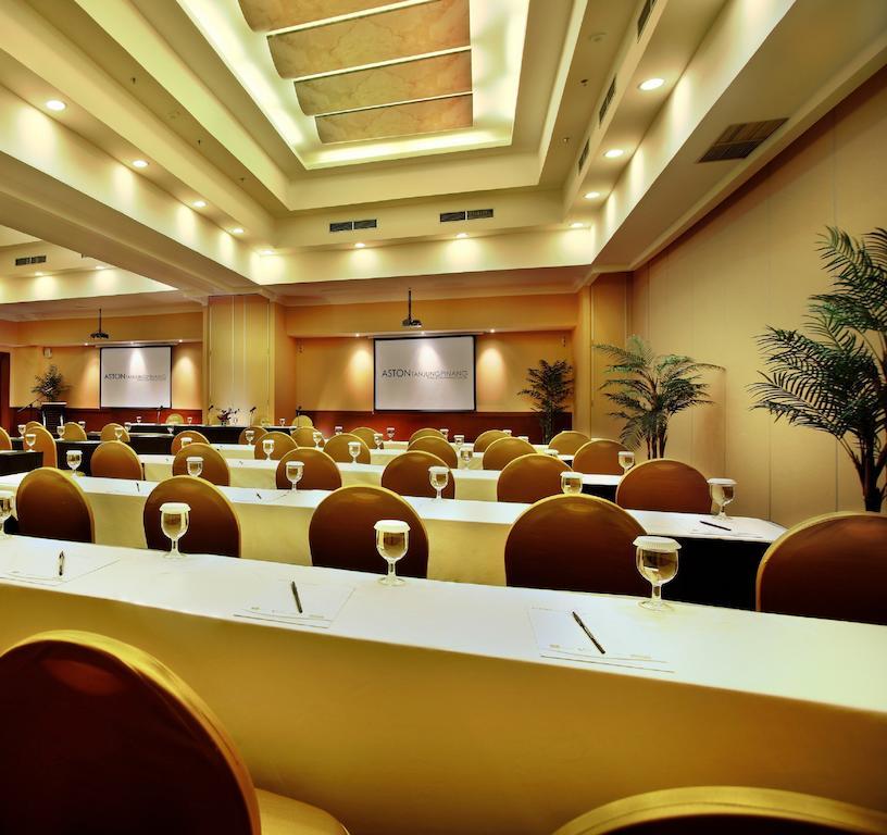 Aston Tanjung Pinang Hotel & Conference Center Buitenkant foto